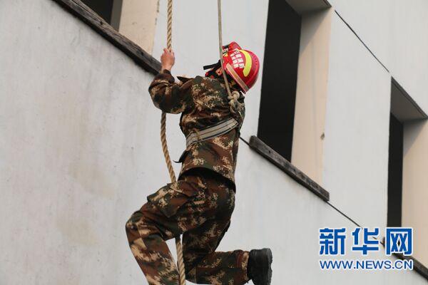 一位士兵能為時代做些什么——安徽“雷鋒式”消防戰(zhàn)士梁朝朋的故事