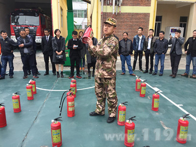 泉州市開展“3.15”消防產(chǎn)品專項整治暨假冒偽劣消防產(chǎn)品集中銷毀儀式 泉州市開展“3.15”消防產(chǎn)品專項整治暨假冒偽劣消防產(chǎn)品集中銷毀儀式